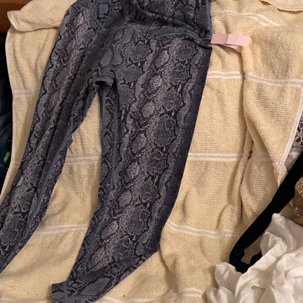 Snakeskin Print Leggings